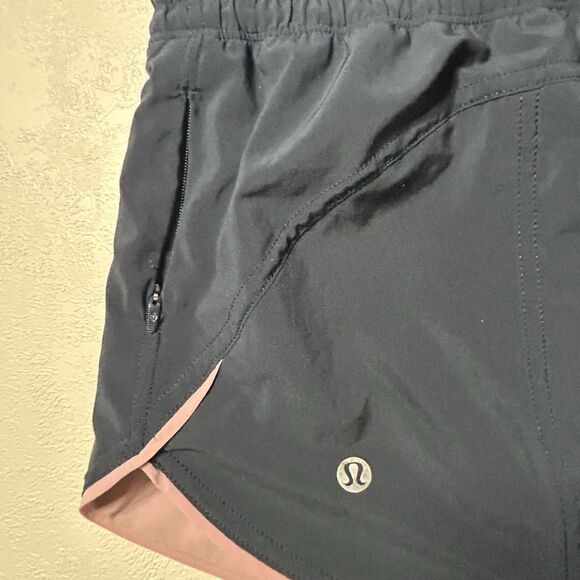 Lululemon Reversible Running Shorts Size 4 Mauve Navy - Picture 5 of 9